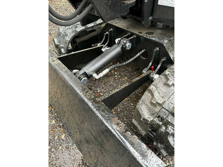 Minigraver 2024 Beartrac HT10 (8)