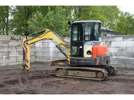 Escavatori cingolati 2011 New Holland Construction E50B SR (3)