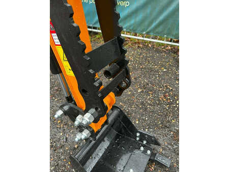 Minigraver 2024 Beartrac HT10 (23)