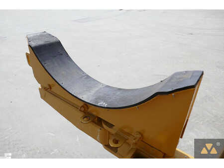 Outro 2015 Caterpillar D8T Pipe carrier (15)