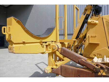 Outro 2015 Caterpillar D8T Pipe carrier (16)
