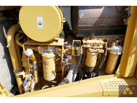 Outro 2015 Caterpillar D8T Pipe carrier (20)