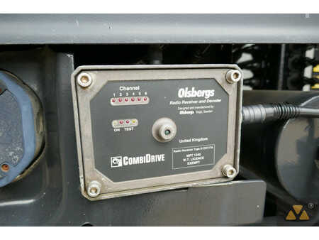 Autojeřáby 2007 Hino 700FY crane (19)