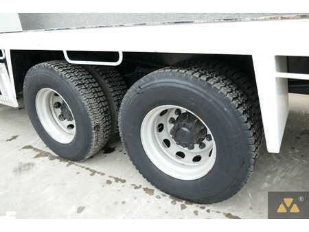 Autojeřáby 2007 Hino 700FY crane (29)