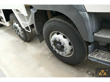 Autojeřáby 2007 Hino 700FY crane (33)