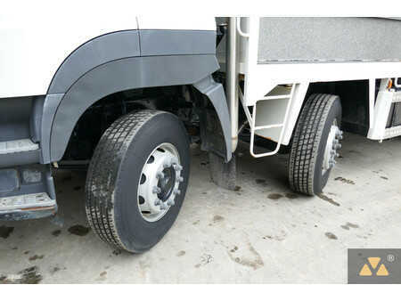 Autojeřáby 2007 Hino 700FY crane (34)