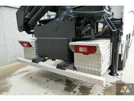 Autojeřáby 2007 Hino 700FY crane (36)