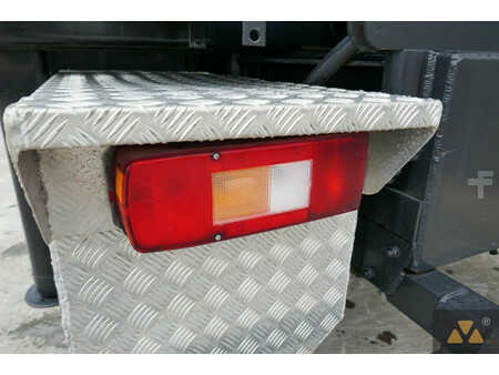 Autojeřáby 2007 Hino 700FY crane (37)