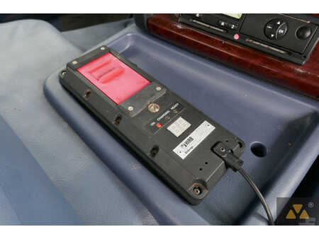 Autojeřáby 2007 Hino 700FY crane (39)