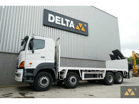 Autojeřáby 2007 Hino 700FY crane (4)