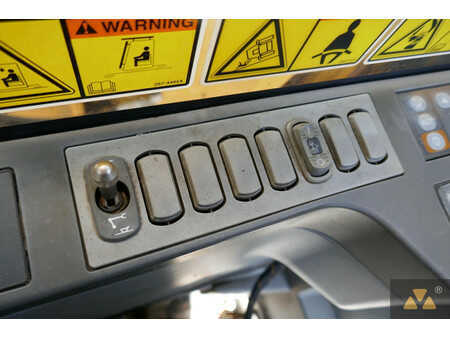 Kettenbagger 2015 Caterpillar 335F LCR (40)