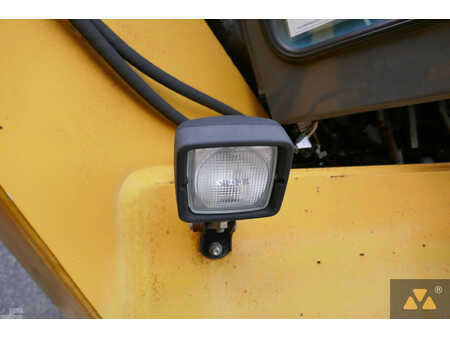 Równiarki 2003 Volvo G720B (25)