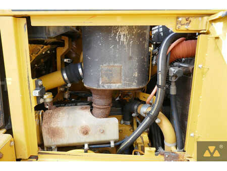 Bulldózerek 2010 Caterpillar D6T LGP (16)