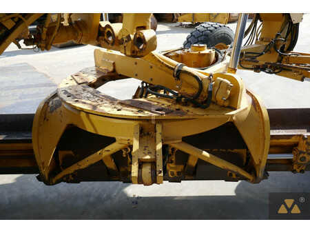 Osztályosok 2004 Caterpillar 143H (13)