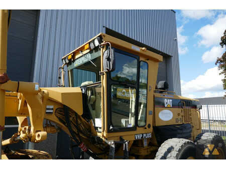 Osztályosok 2004 Caterpillar 143H (14)