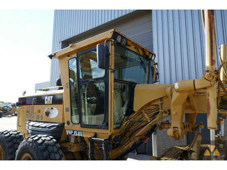 Osztályosok 2004 Caterpillar 143H (15)