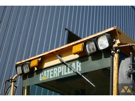 Osztályosok 2004 Caterpillar 143H (24)