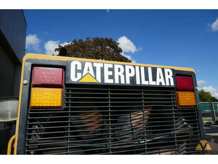 Osztályosok 2004 Caterpillar 143H (25)