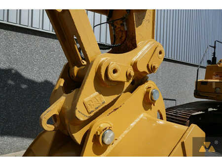 Caterpillar 320FL