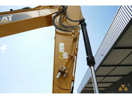 Caterpillar 320FL