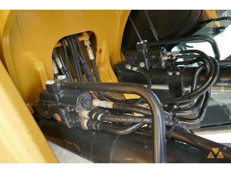 Caterpillar 320FL