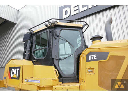 Bulldózerek 2014 Caterpillar D7E (19)