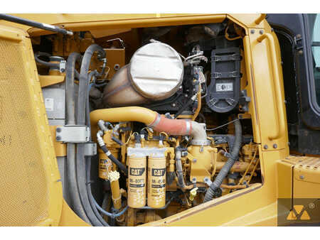 Bulldózerek 2014 Caterpillar D7E (21)