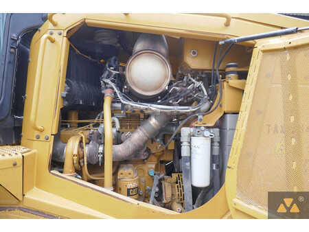 Bulldózerek 2014 Caterpillar D7E (22)