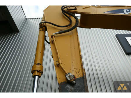 Rupsgraafmachines 2005 Caterpillar 330CL (12)