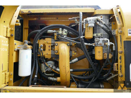 Rupsgraafmachines 2005 Caterpillar 330CL (18)