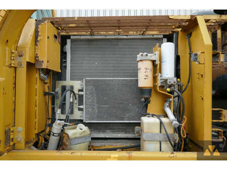 Rupsgraafmachines 2005 Caterpillar 330CL (19)