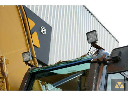 Rupsgraafmachines 2005 Caterpillar 330CL (22)