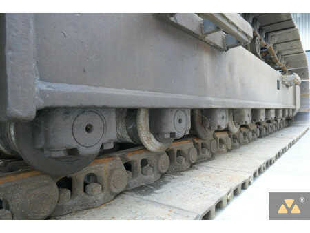 Rupsgraafmachines 2005 Caterpillar 330CL (32)