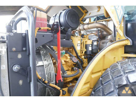 Walce  2018 Caterpillar CS64B (17)