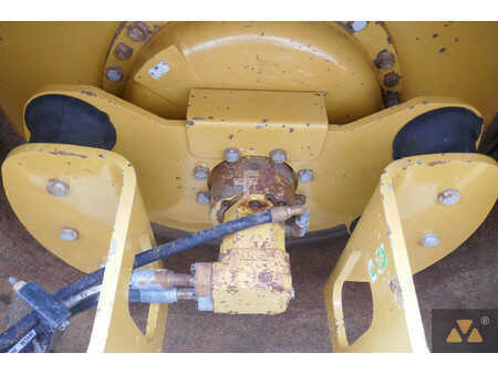 Walce  2018 Caterpillar CS64B (24)