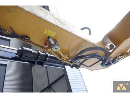 Caterpillar 325F LCR