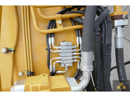 Caterpillar 325F LCR