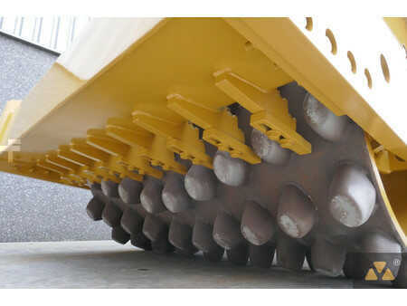 Single drum compactors 2010 Caterpillar CP76 (12)
