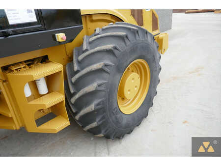 Single drum compactors 2010 Caterpillar CP76 (16)