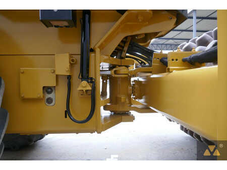 Single drum compactors 2010 Caterpillar CP76 (23)