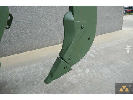 Telaketjupuskutraktorit 2002 Caterpillar D9R Ex-army (21)