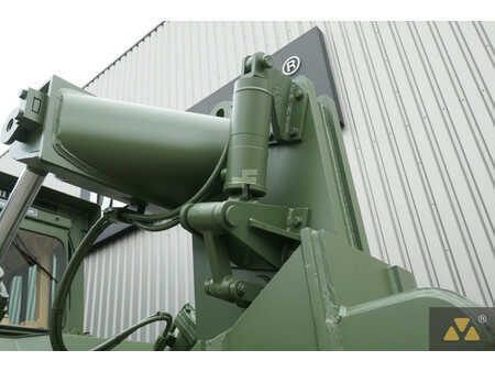 Telaketjupuskutraktorit 2002 Caterpillar D9R Ex-army (22)