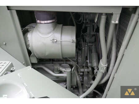 Telaketjupuskutraktorit 2002 Caterpillar D9R Ex-army (25)