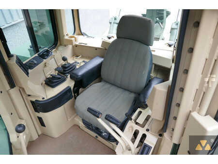 Telaketjupuskutraktorit 2002 Caterpillar D9R Ex-army (7)