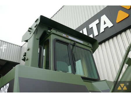 Telaketjupuskutraktorit 2003 Caterpillar D9R Ex-army (20)