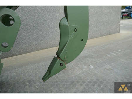 Telaketjupuskutraktorit 2003 Caterpillar D9R Ex-army (21)