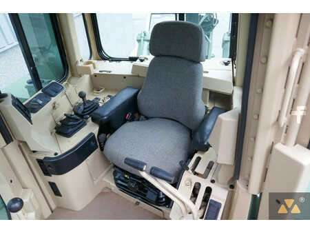 Telaketjupuskutraktorit 2003 Caterpillar D9R Ex-army (7)