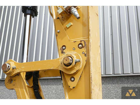 Caterpillar 320