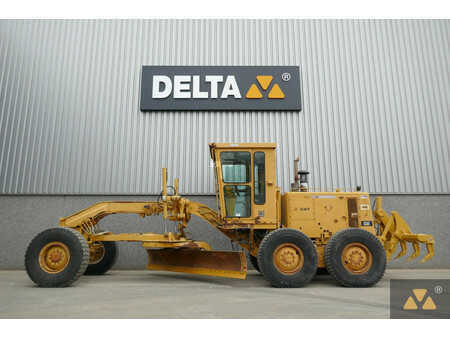 Osztályosok 1987 Caterpillar 130G (1)