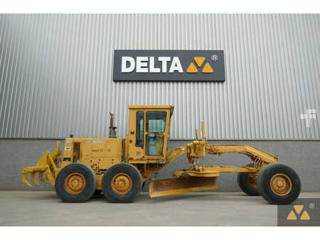 Osztályosok 1987 Caterpillar 130G (2)